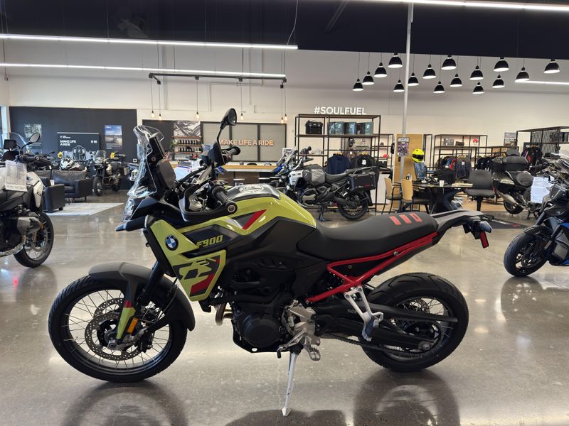 2025 BMW F 900 GS - SAO PAULO YELLOW 