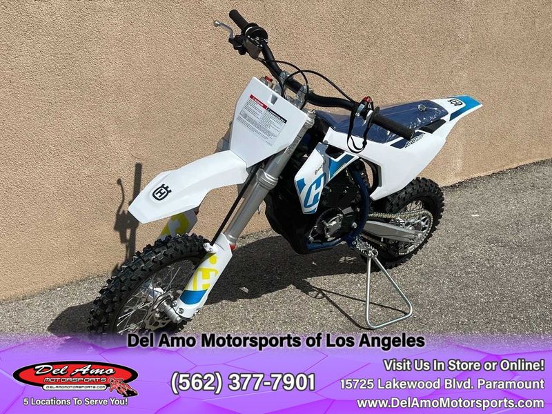 2024 HUSQVARNA EE 3  in a WHITE exterior color. Del Amo Motorsports of Los Angeles (562) 262-9181 delamomotorsports.com 