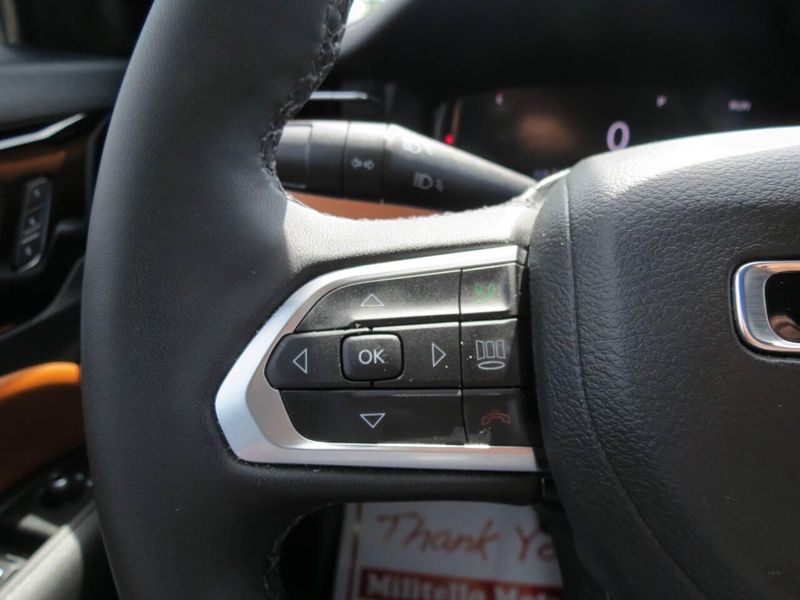 Used 2025 Jeep Compass Limited 4x4 4dr SUVImage 14