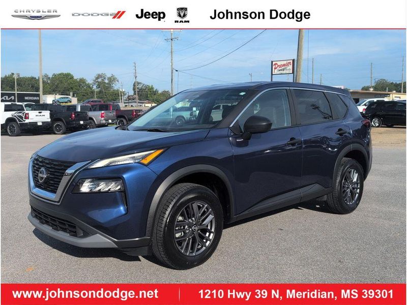 Used 2023 Nissan Rogue SImage 1