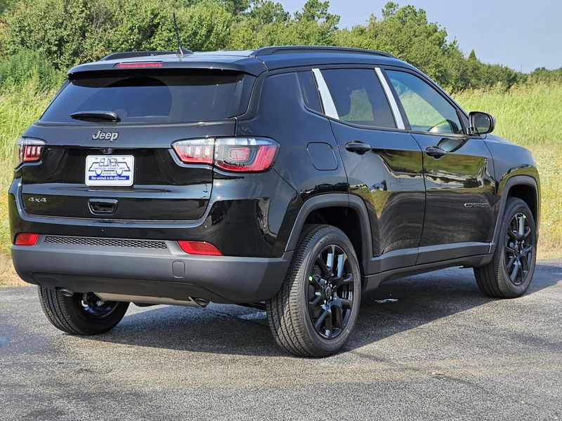 2025 Jeep Compass Latitude 4x4Image 4