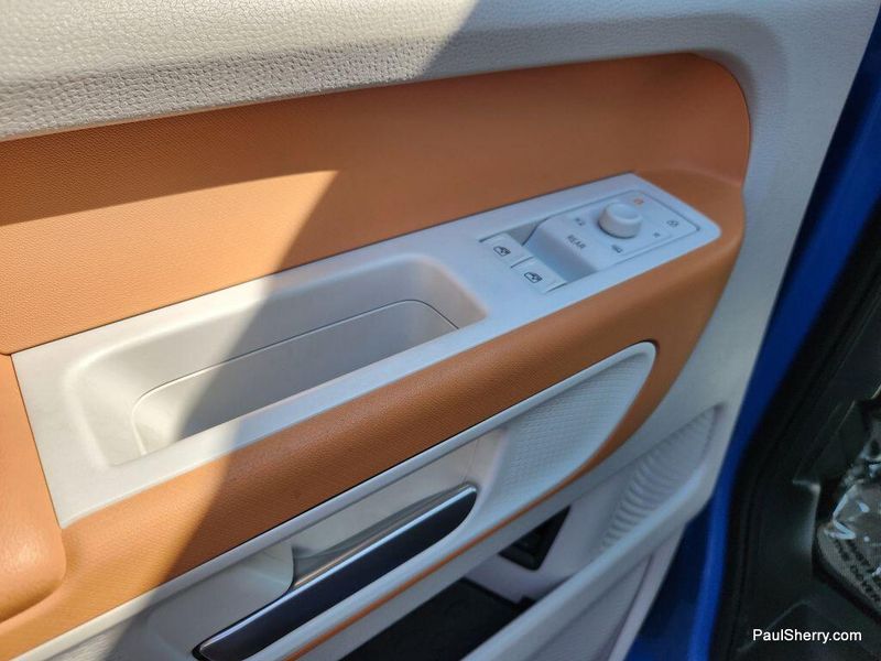 2025 Volkswagen ID. Buzz photo 21