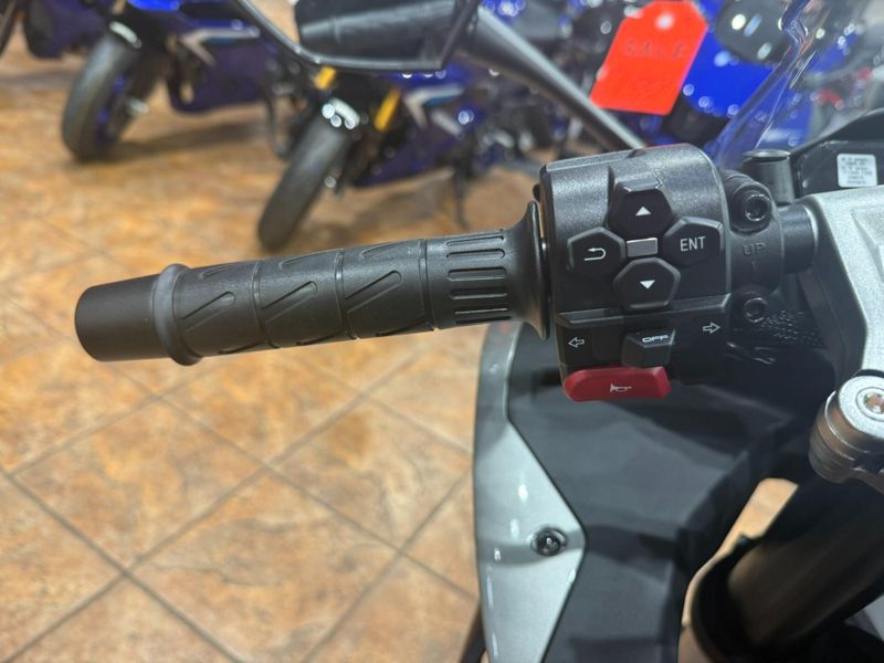 New 2026 CFMOTO 300SS Image 18