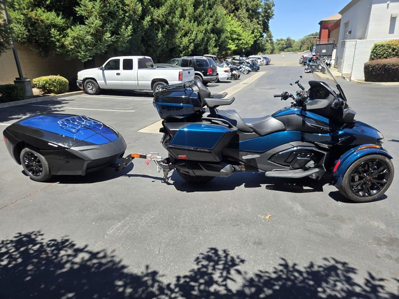 Used 2023 Can-Am SPYDER 1330 LIMITED WITH TRAILER Image 4