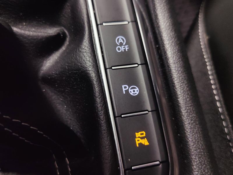 Used 2024 Volkswagen Tiguan AWD SEL R-Line w/Sunroof/NavImage 28