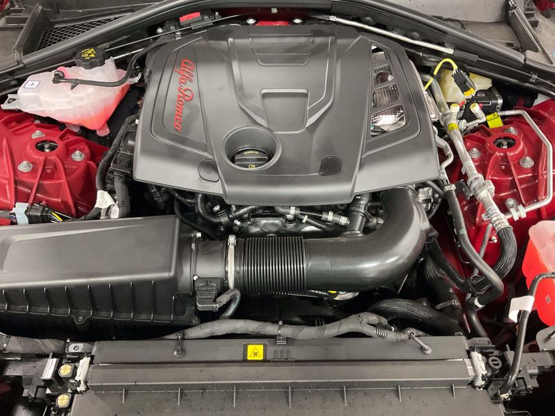 New 2026 Alfa Romeo Giulia AwdImage 19