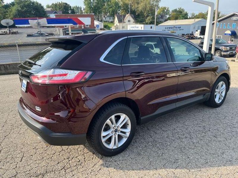 2020 Ford Edge SEL photo 7