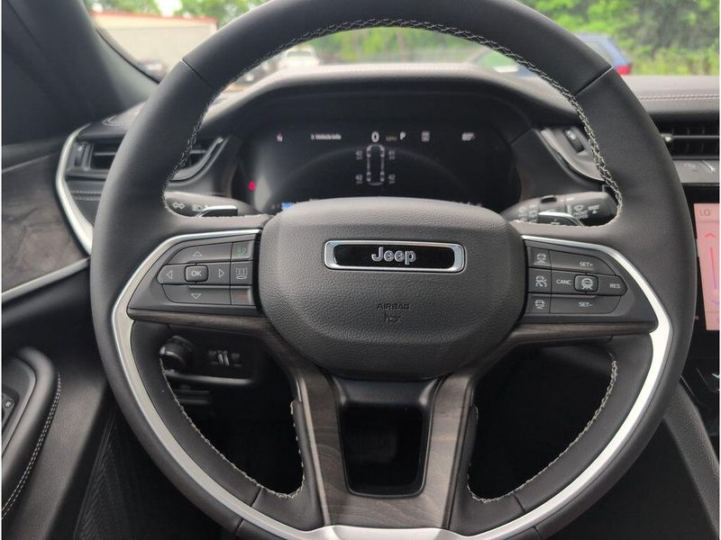 New 2026 Jeep Grand Cherokee L Laredo Altitude 4x4Image 22