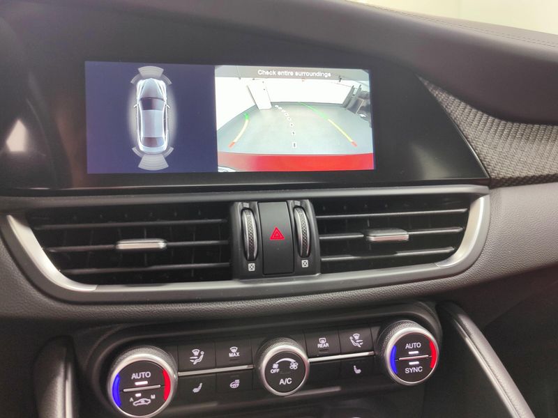 Used 2024 Alfa Romeo Giulia Quadrifoglio Carbon w/Activ Asst PlusImage 18