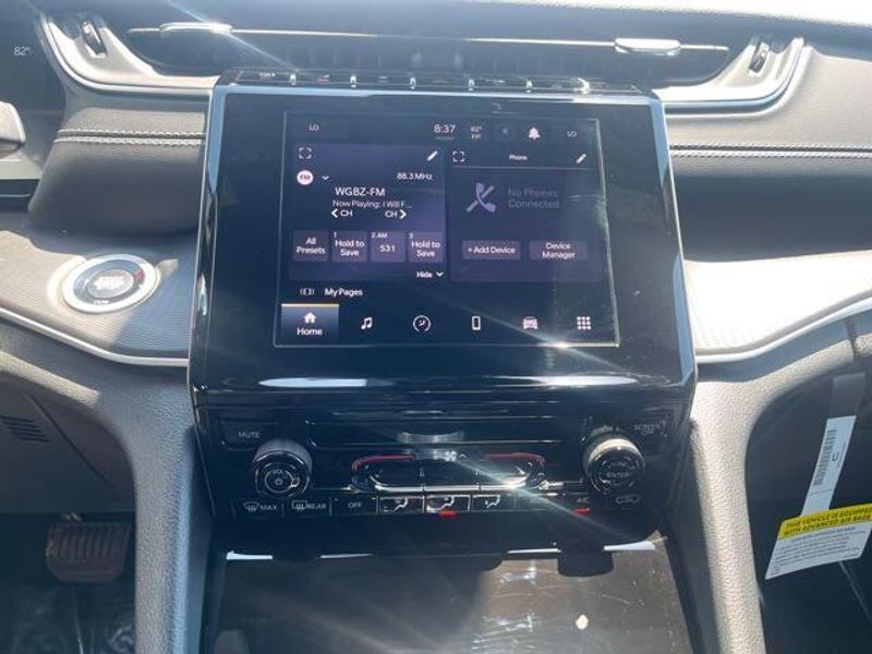 2025 Jeep Grand Cherokee Laredo X 4x4