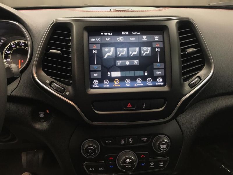 Used 2022 Jeep Cherokee TrailhawkImage 12