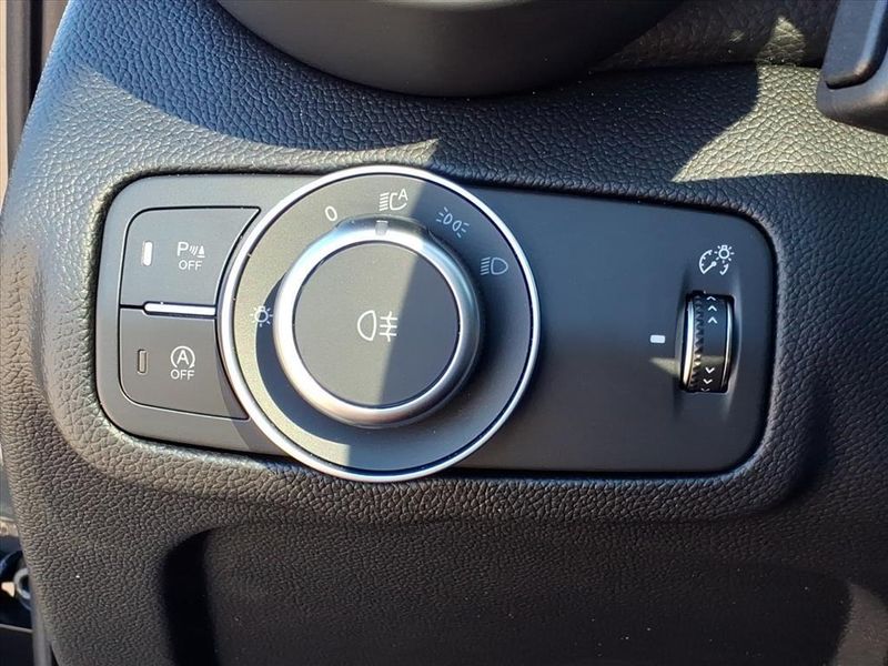 New 2025 Alfa Romeo Giulia RwdImage 17