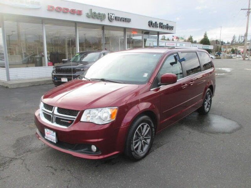 2017 Dodge Grand Caravan SXTImage 2