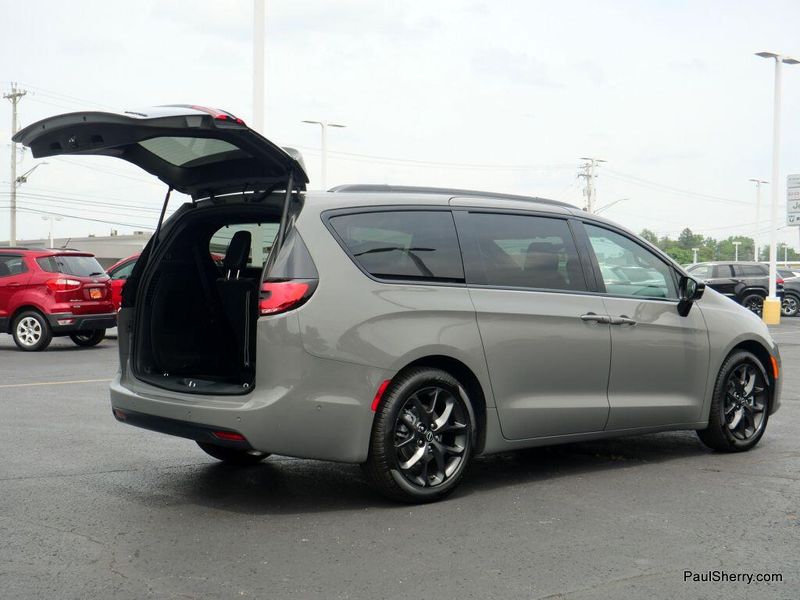 New 2025 Chrysler Pacifica LimitedImage 19
