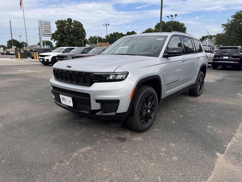 2024 Jeep Grand Cherokee L Altitude 4x4Image 4