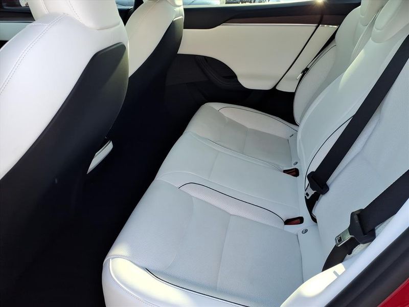 Used 2022 Tesla Model S PlaidImage 13