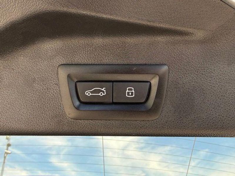 Used 2024 BMW X5 xDrive50eImage 16