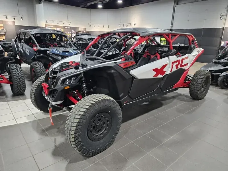 2025 Can-Am MAVERICK X3 MAX X RC TURBO RR HYBRID WHITE AND LEGION REDImage 5