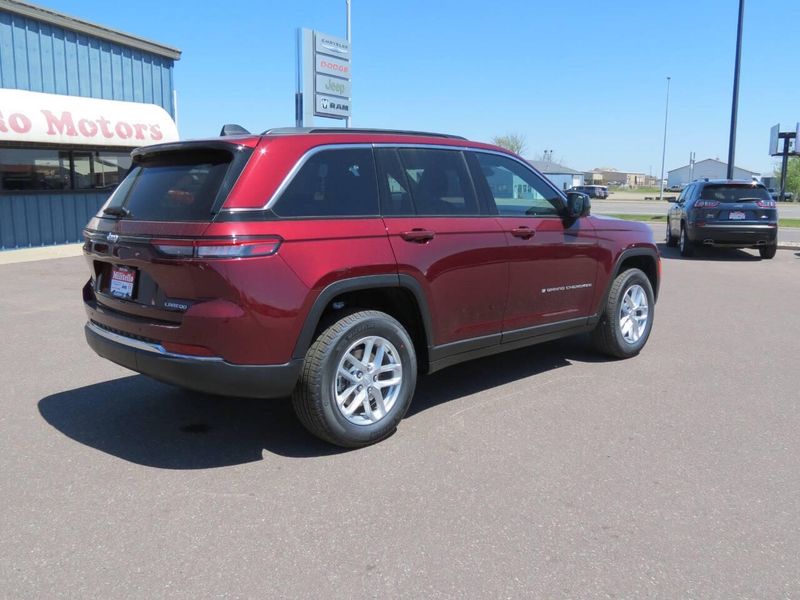 New 2026 Jeep Grand Cherokee Laredo X 4x4Image 5
