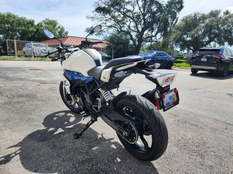 2021 BMW G 310 R  in a POLAR WHITE exterior color. BMW Motorcycles of Miami 786-845-0052 motorcyclesofmiami.com 