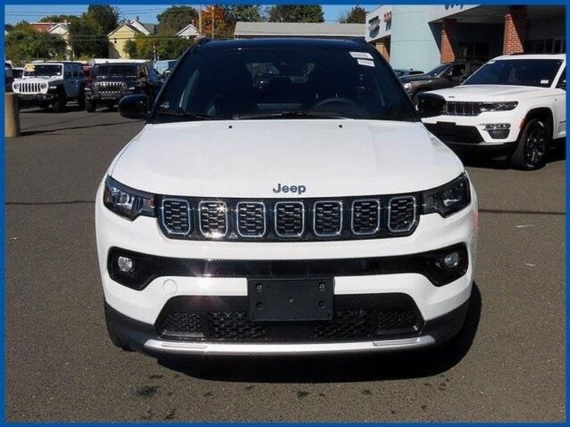 2025 Jeep Compass LimitedImage 3