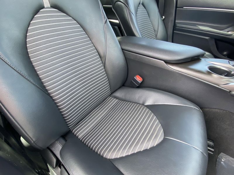2021 Toyota Camry SEImage 13
