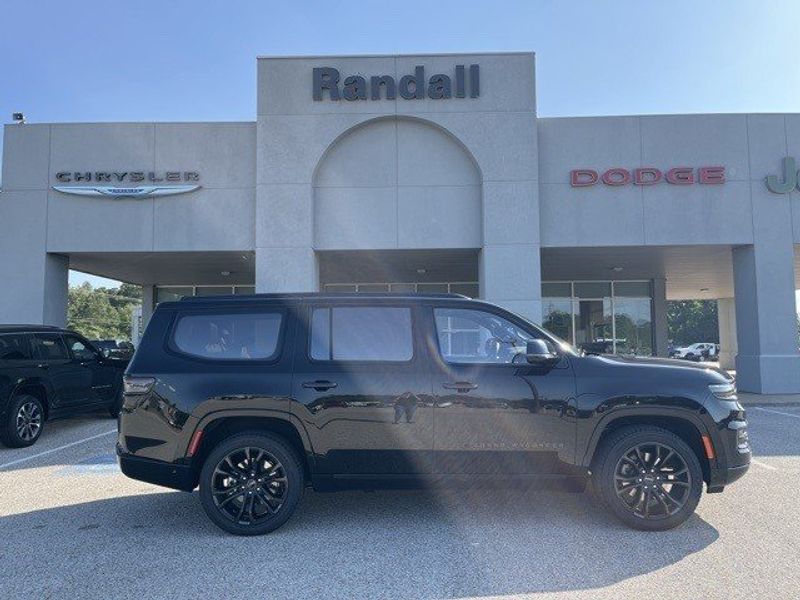2022 Grand Wagoneer Obsidian 4x4Image 8
