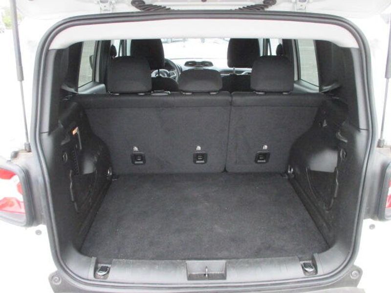 Used 2023 Jeep Renegade LatitudeImage 9