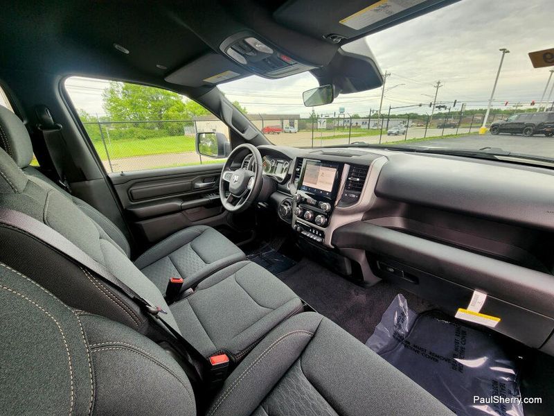 New 2026 RAM 1500 Express Crew Cab 4x4 5'7' Box