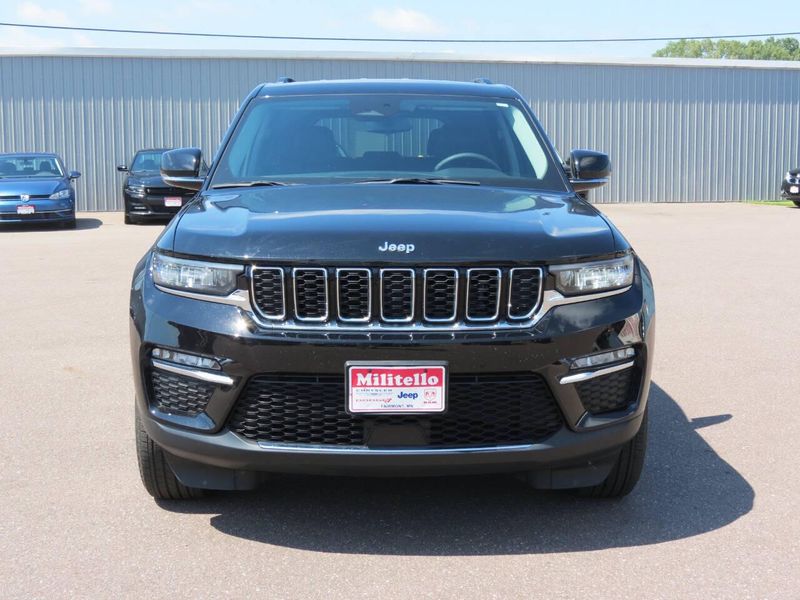 Used 2023 Jeep Grand Cherokee Limited 4x4 4dr SUVImage 9