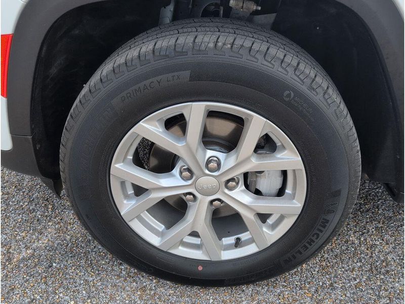 Used 2023 Jeep Grand Cherokee LimitedImage 9