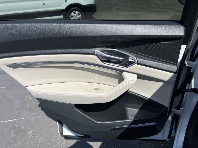 Used 2019 Audi e-tron Premium PlusImage 20