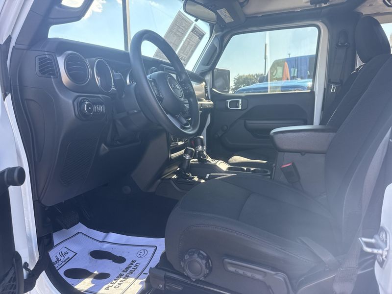 Used 2019 Jeep Wrangler SportImage 6