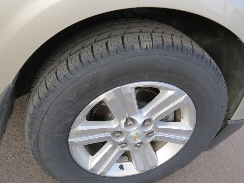 Used 2014 Chevrolet Traverse LT AWD 4dr SUV w/2LTImage 16