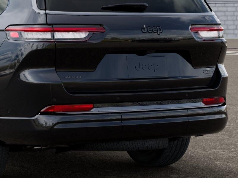 New 2026 Jeep Grand Cherokee L Summit 4x4Image 13
