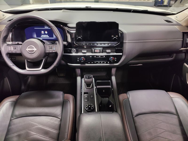 2023 Nissan Pathfinder Platinum V6 AWD BlackImage 25