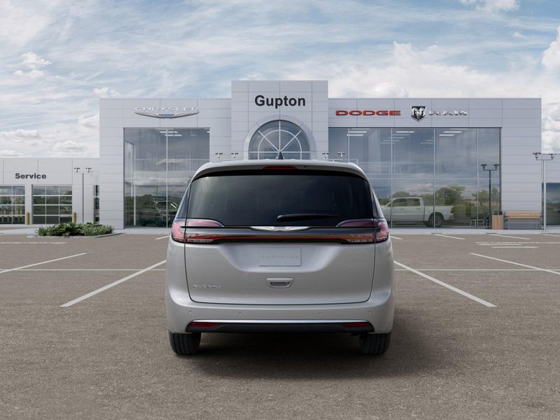 New 2026 Chrysler Pacifica SelectImage 41