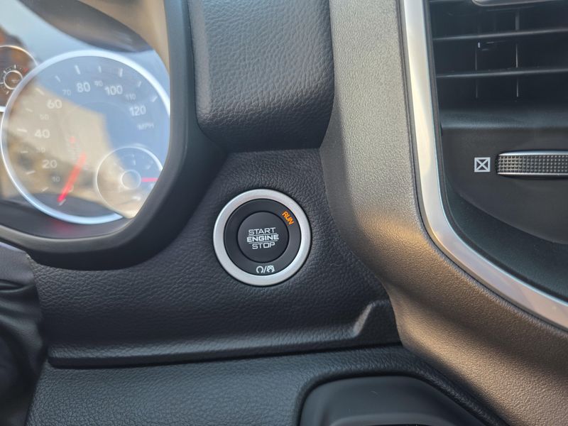 New 2025 RAM 1500 Big HornImage 25