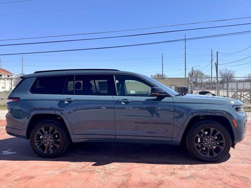 New 2026 Jeep Grand Cherokee L Limited Reserve 4x4Image 4