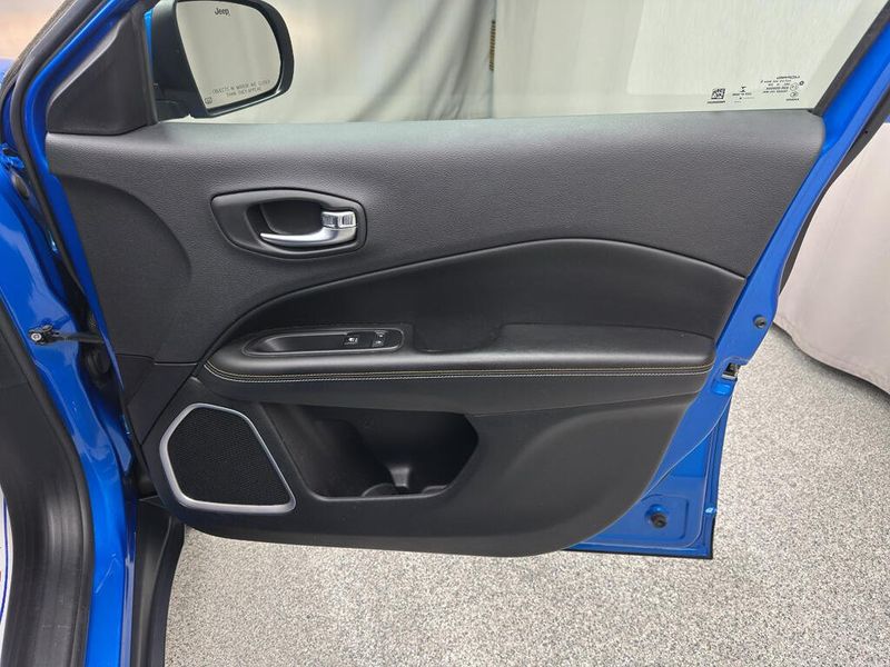 Used 2018 Jeep Compass LatitudeImage 17
