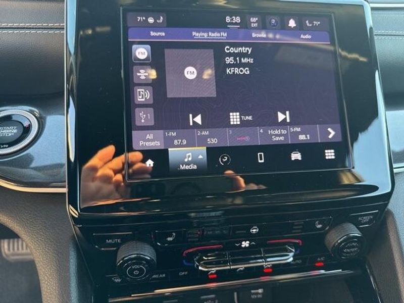 Used 2021 Jeep Grand Cherokee L AltitudeImage 15