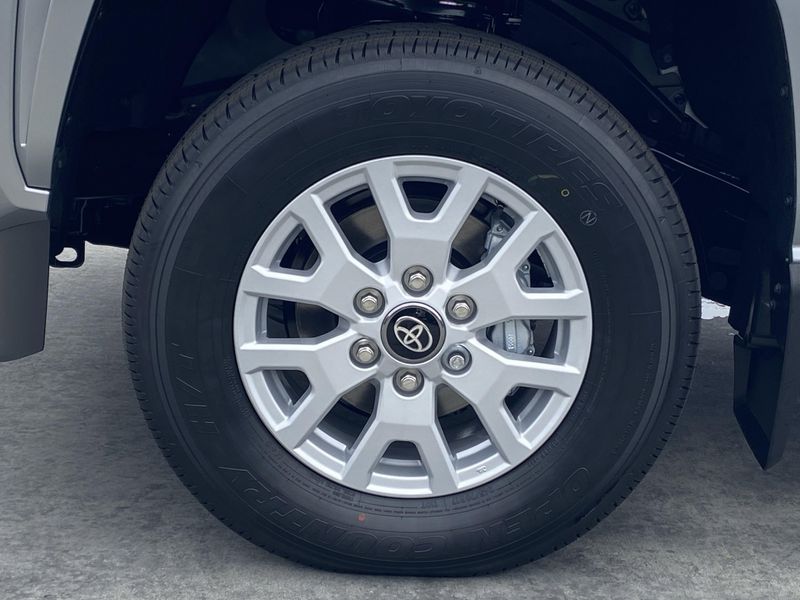 New 2025 Toyota Tacoma SR5Image 8