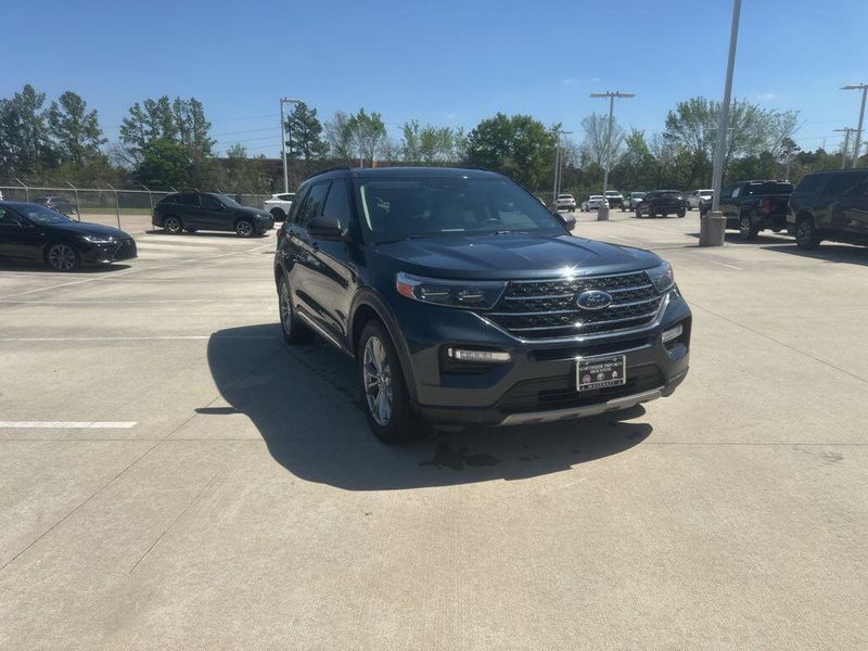 Used 2023 Ford Explorer XLTImage 3