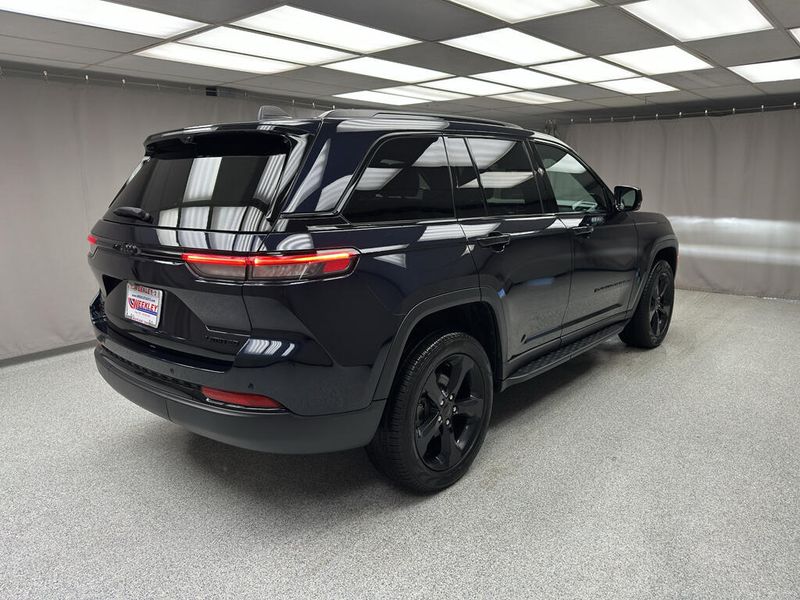 Used 2024 Jeep Grand Cherokee LimitedImage 4