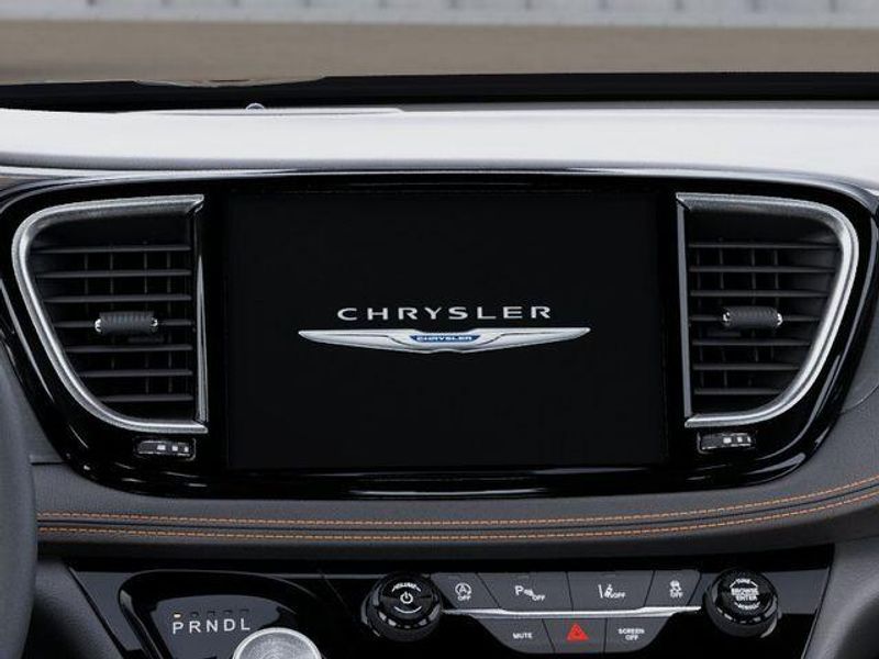 New 2026 Chrysler Pacifica Pinnacle AwdImage 18