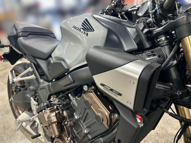 Used 2024 Honda CB650R Image 26