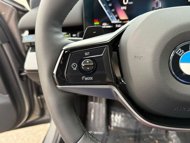 Used 2025 BMW 5 Series 530iImage 23