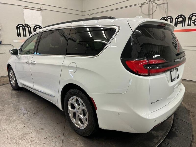 2022 Chrysler Pacifica LimitedImage 14