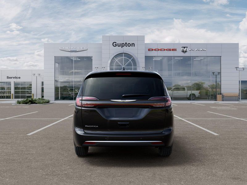 New 2026 Chrysler Pacifica SelectImage 27