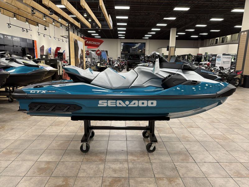 New 2025 Sea-Doo GTX LIMITED 325 (SOUND SYSTEM) Image 18